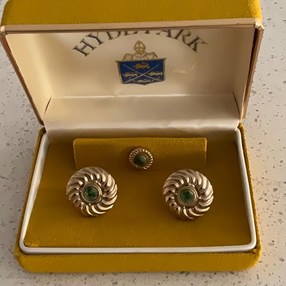 Vintage Jade swirl cuff links and tie pin with chain. - Picture 2 of 10